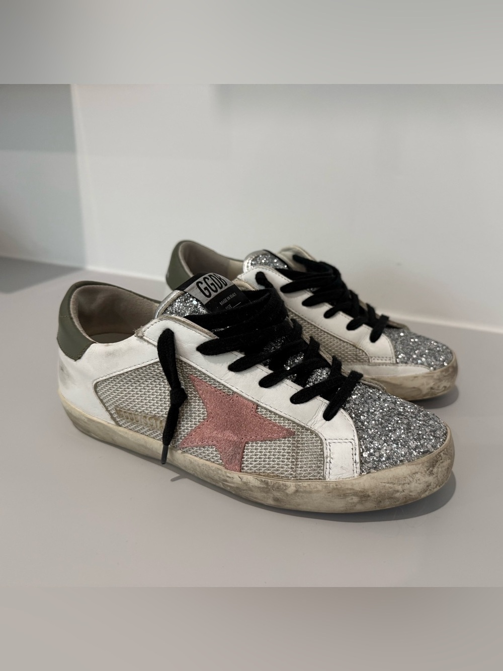 Golden Goose White Leather Sneaker with Pink Star and Silver Toe - Picture 2 of 12